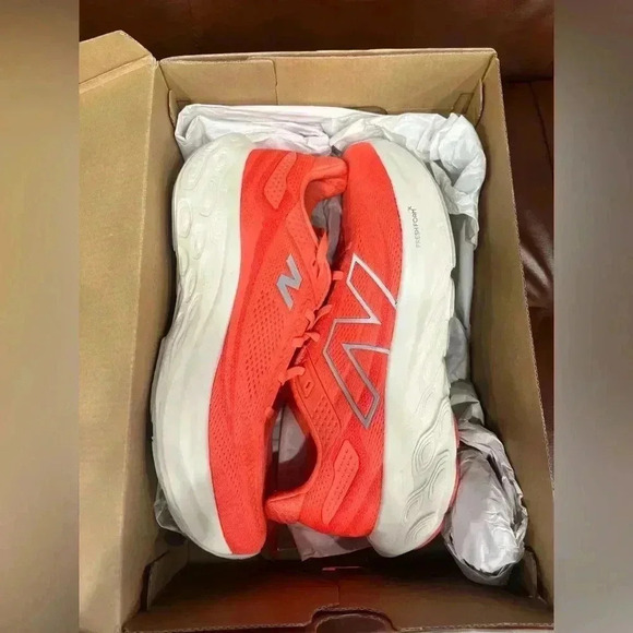 Women’s New Balance Fresh Foam 1080 - Picture 3 of 6